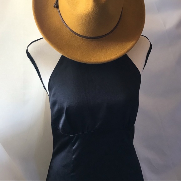 🖤1 LEFT🖤 Black halter slip dress! - Picture 7 of 13